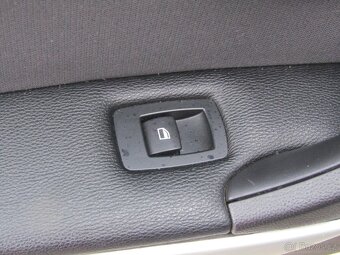 BMW Řada 3 325D ,  145 kW nafta, 2007 - 7