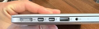 Apple MacBook Pro - 7