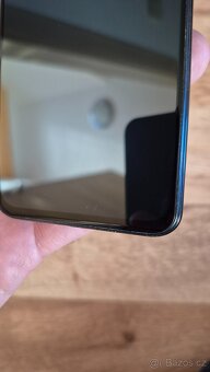 SAMSUNG GALAXY A40 = 64GB - 7