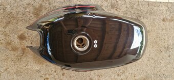 Palivová nádrž Moto Guzzi V7 - 7