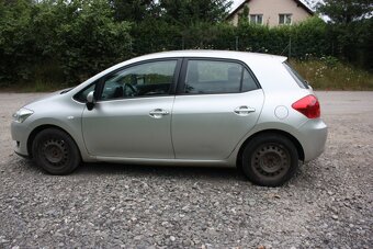 TOYOTA AURIS 1,6 91 kw 2008 - 7
