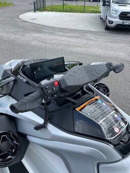 Sea Doo GTX LTD 3-up 325hp iDF Audio modrá nebo bílá barva - 7