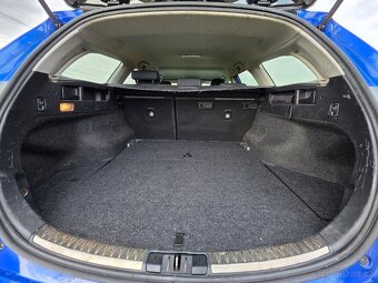 Toyota Auris Hybrid - 7