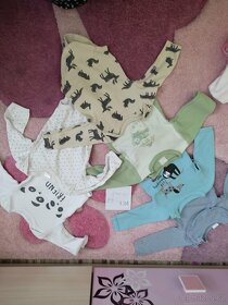 Oblečení a jiné potřeby pro miminko - 7