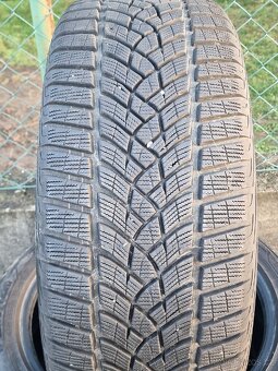 255/45/19 Zimní pneu Goodyear UltraGrip Performance - 7