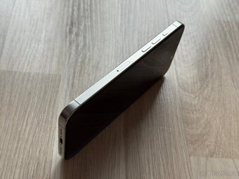 Apple iPhone 15 Pro Max 256Gb Bílý Titan - TOP - 7