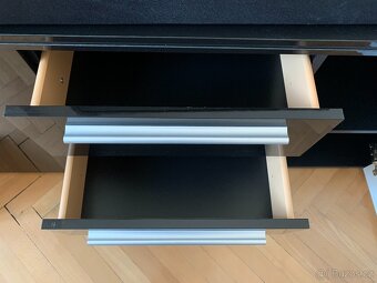 Skříň pod TV - 7