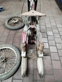 Jawa pérák 250 - 7