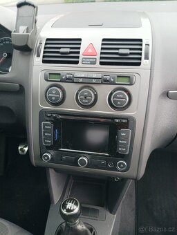 VW Touran 2.0tdi 103kw Highline 2010 serviska - 7