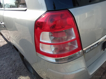 Opel Zafira B 1,9CDTI 16V - náhradní díly - 7
