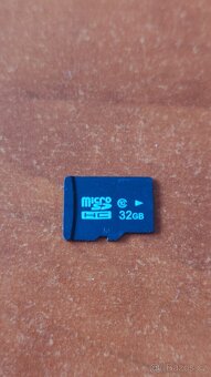 Tablet Prestigio 5GB / MicroSD 32GB / sluchátka - 7