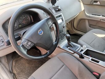 Prodám Volvo V50, 2,0 diesel, rok výroby 2010 - 7