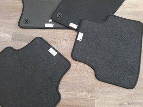 Prodám originální koberečky Škoda Octavia 3 - 7