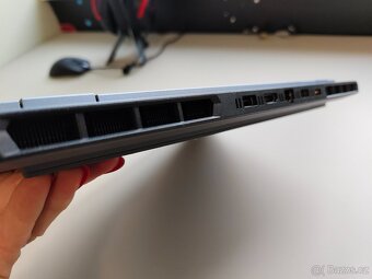 Herní počítač Lenovo LOQ 15ARP9 - 7