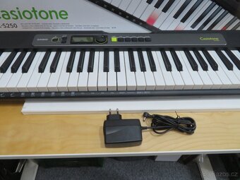 Zánovní elektronické klávesy Casio LK S250 - 7