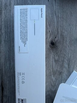 Apple iPad 6 generace - 7