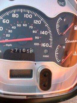 Vespa GTS 300 (2013) SUPER, kufr, plexi, 27 tis.km - 7