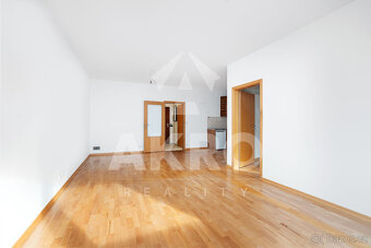 Prodej bytu 2+kk s terasou, garážovým stáním a sklepem Praha - 7