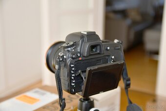 Nikon D750 + objektiv Tokina AF 235 II - 7