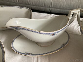 různý starožitný porcelán - 7
