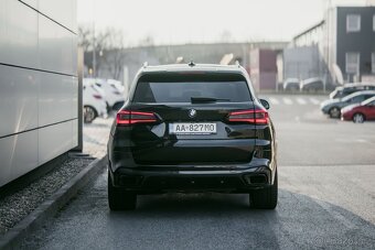 BMW X5 30d 2021 v ZARUKE,top stav - 7