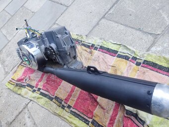 Motor s příslušenstvím manet korado - 7