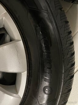 Zimní sada 15” plech disků 5x112 a ZÁNOVNÍ pneu 195/65 R15 - 7