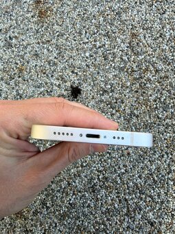 IPhone 13 - baterie 100% - 7