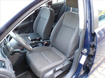 Volkswagen Golf 1,4 i KLIMA-HNED ODJÍŽDÍTE - 7