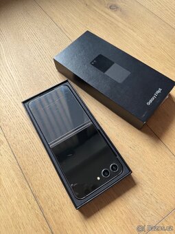 Samsung Galaxy Z Flip 5 256GB šedy - 7