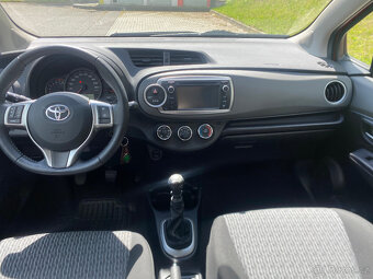 TOYOTA YARIS 1,3 VTI 73KW ROK 2013 NAJETO JEN 27 TIS.KM - 7