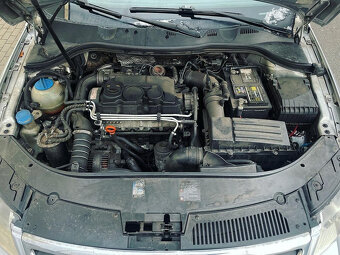 Vůz na náhradní díly VW Passat B6 kombi 2007 BMP JLR LA7W - 7