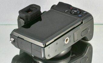 Canon EOS M5 APS-CFull HDVWIFI/NFC 10600 Exp. - 7