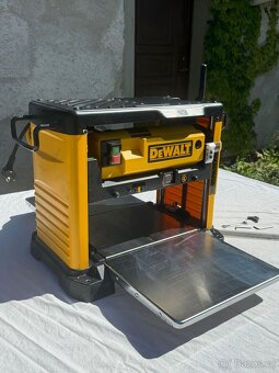 DeWALT DW733 Přenosná tloušťkovací frézka - 7