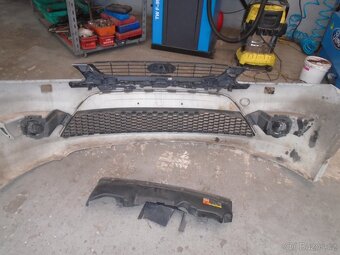 ford focus 2010 ST přední nárazník - 7