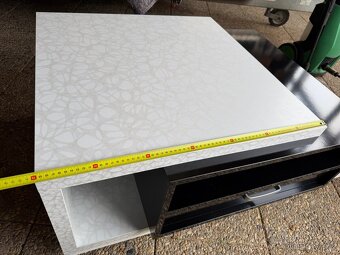 Konferencni stolek - 7