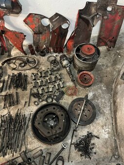 TATRA 603 náhradní díly - 7