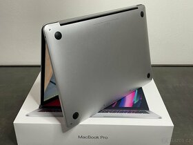 MacBook Pro 13" 2020 M1 Silver / 256GB - 7