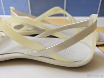 Crocs Isabella Strappy Sandal vel.41-42, NOVÉ - 7