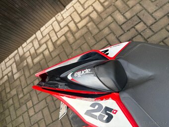 Aprilia RSV4 - 7