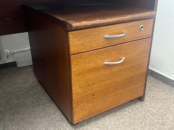 KANCELÁŘSKÝ NÁBYTEK - 7