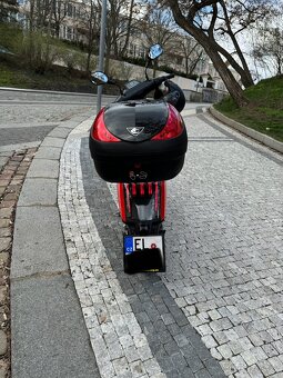 Elektrický skútr Super soco CUX - 7