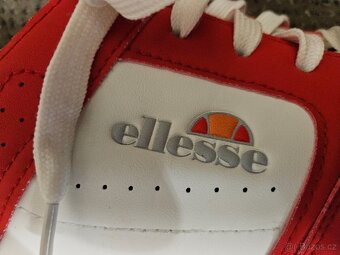 Prodám bíločervené boty Ellesse vel. 44-pěkný stav - 7