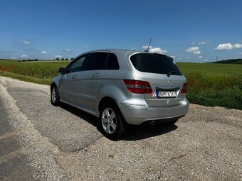 Mercedes-Benz B180 - 7