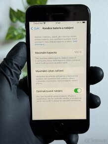 iPhone SE (2020) 128GB - 100% baterie - 7