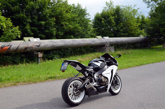 Honda CBR1000RR Fireblade, najeto 32 tkm - 7