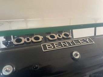 Konferenční stůl z hlav motoru Bentley - 7