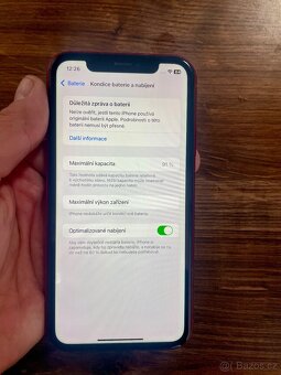 iPhone XR 64GB Red - 7