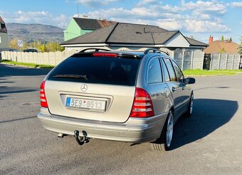 Mercedes-Benz W203 C320 - 7