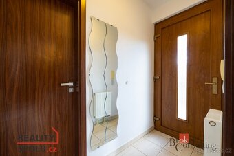 Pronájem, byty/1+kk, 35 m2, Kaštanová, 25242 Jesenice, Praha - 7